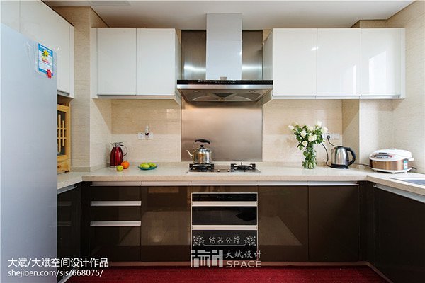 如何去除廚房墻面油污
